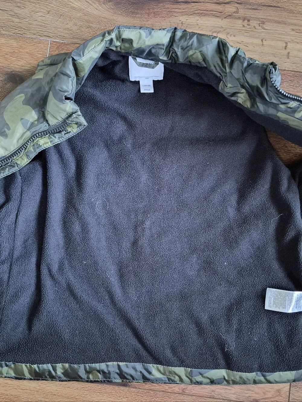 Old Navy Camo Puffer Vest Fleece Lining Boys Size L 10-12